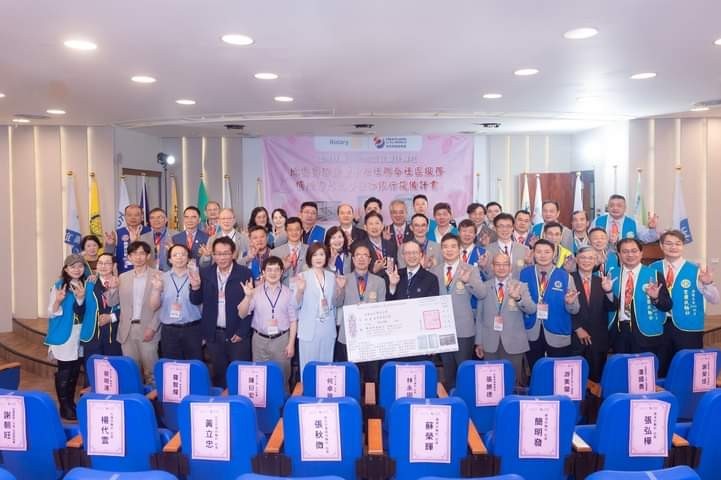 LINE_ALBUM_1130329十七社聯合社區服務『捐贈佛光大學食物銀行設備計畫』_240329_4.jpg