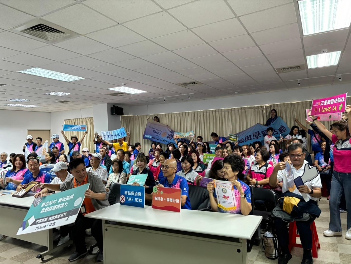 LINE_ALBUM_1131009新北市第五八分區聯合職業参訪_241010_7.jpg
