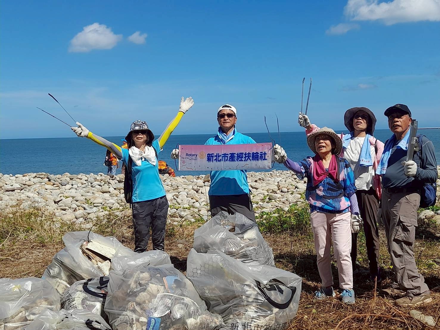 LINE_ALBUM_1140927美麗海岸線淨灘活動_251002_7.jpg